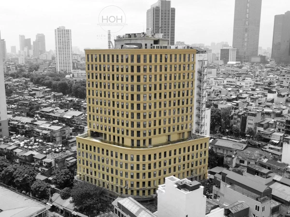 To&agrave;n cảnh c&ocirc;ng tr&igrave;nh kh&aacute;ch sạn cao tầng ho&agrave;n thiện ngoại thất