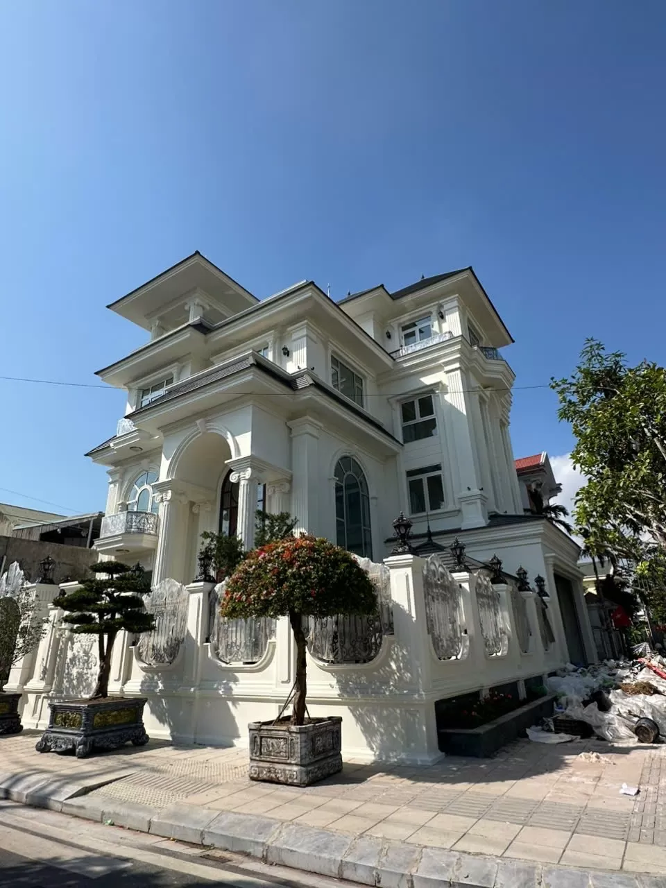 Thi c&ocirc;ng sơn đ&aacute; biệt thự Durastone cho c&ocirc;ng tr&igrave;nh cao cấp