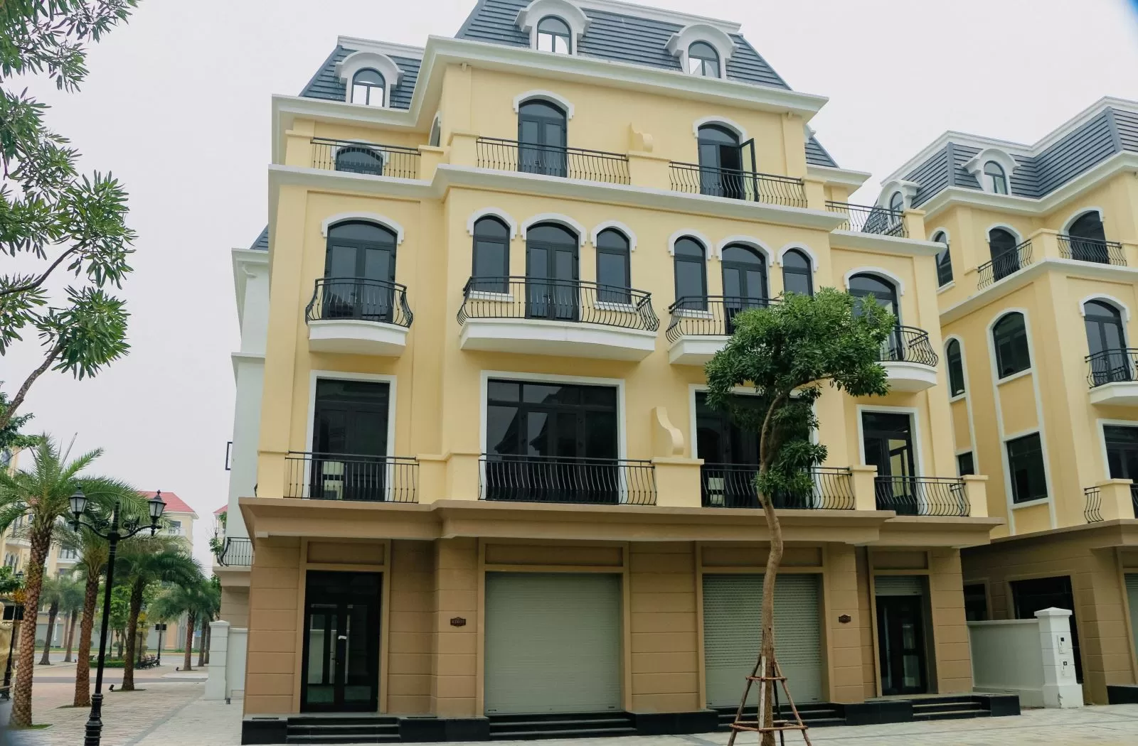 Sơn đ&aacute; mặt tiền nh&agrave; phố thực tế